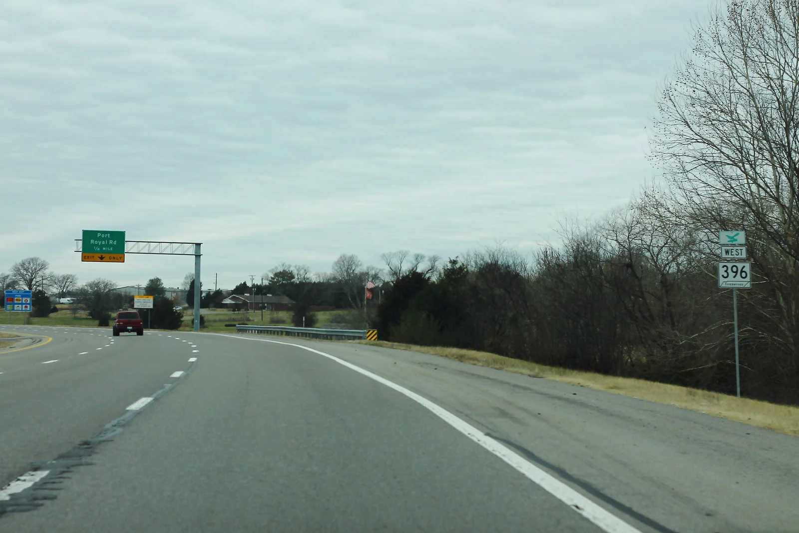 Saturn Parkway (state Route 396) westbound approaching the Port Royal Road exit in Spring Hill