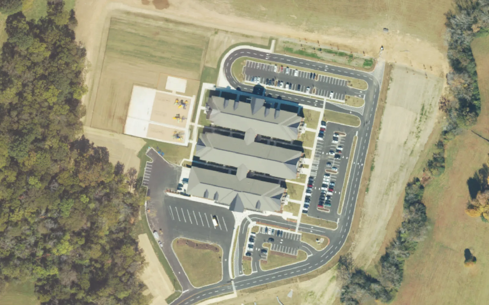 Amanda H. North Elementary School and its playground on Wilkes Lane in Spring Hill, seen from the air